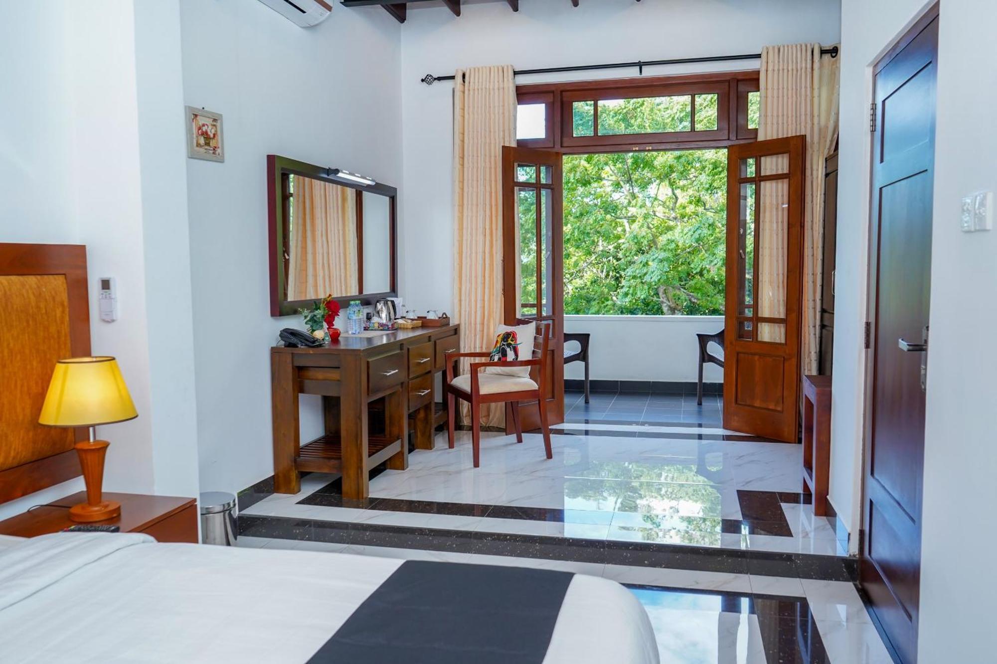 The Grand Hanthana Kandy Rum bild