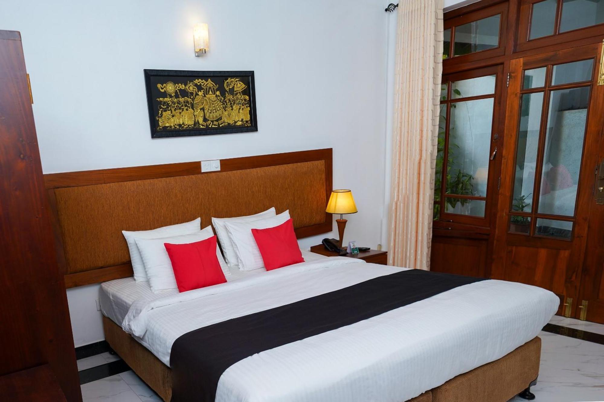 The Grand Hanthana Kandy Rum bild
