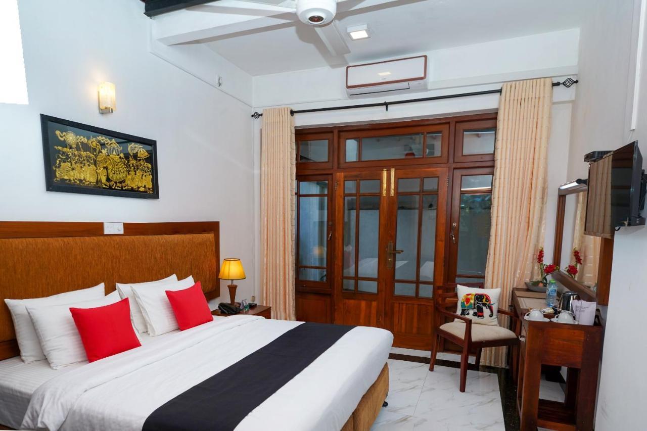 The Grand Hanthana Kandy Rum bild